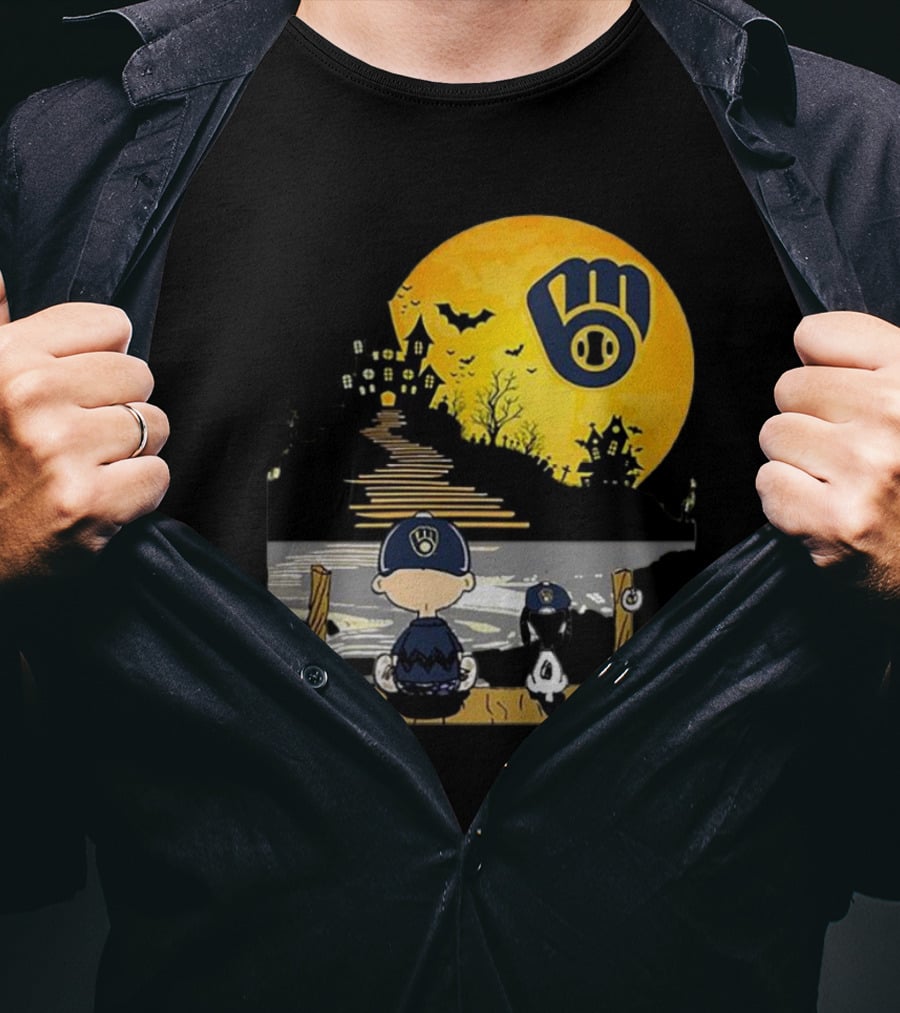 Snoopy Charlie Brown Under Moon Milwaukee Brewers Halloween Mansion Bats T-Shirt
