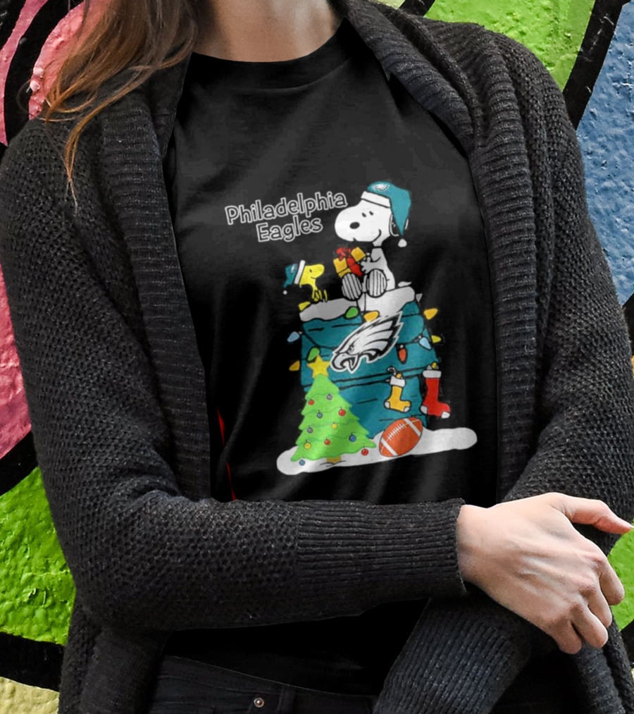 Philadelphia Eagles Christmas Snoopy With Woodstock And Football T-Shirt