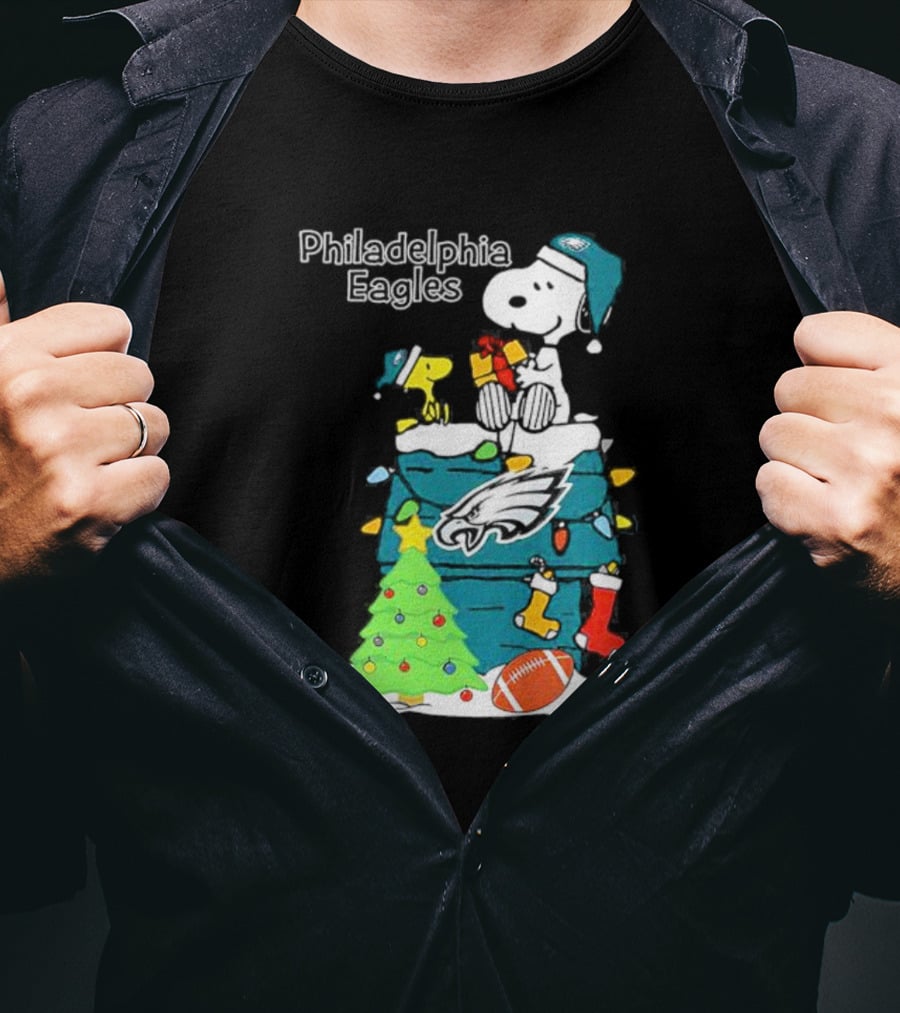 Philadelphia Eagles Christmas Snoopy With Woodstock And Football T-Shirt