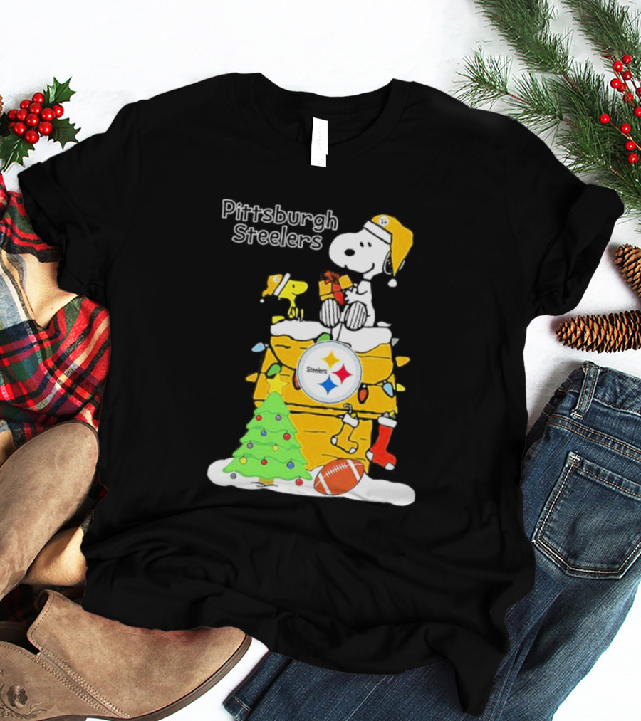 Pittsburgh Steelers Christmas Snoopy Rooftop Holiday Scene T-Shirt