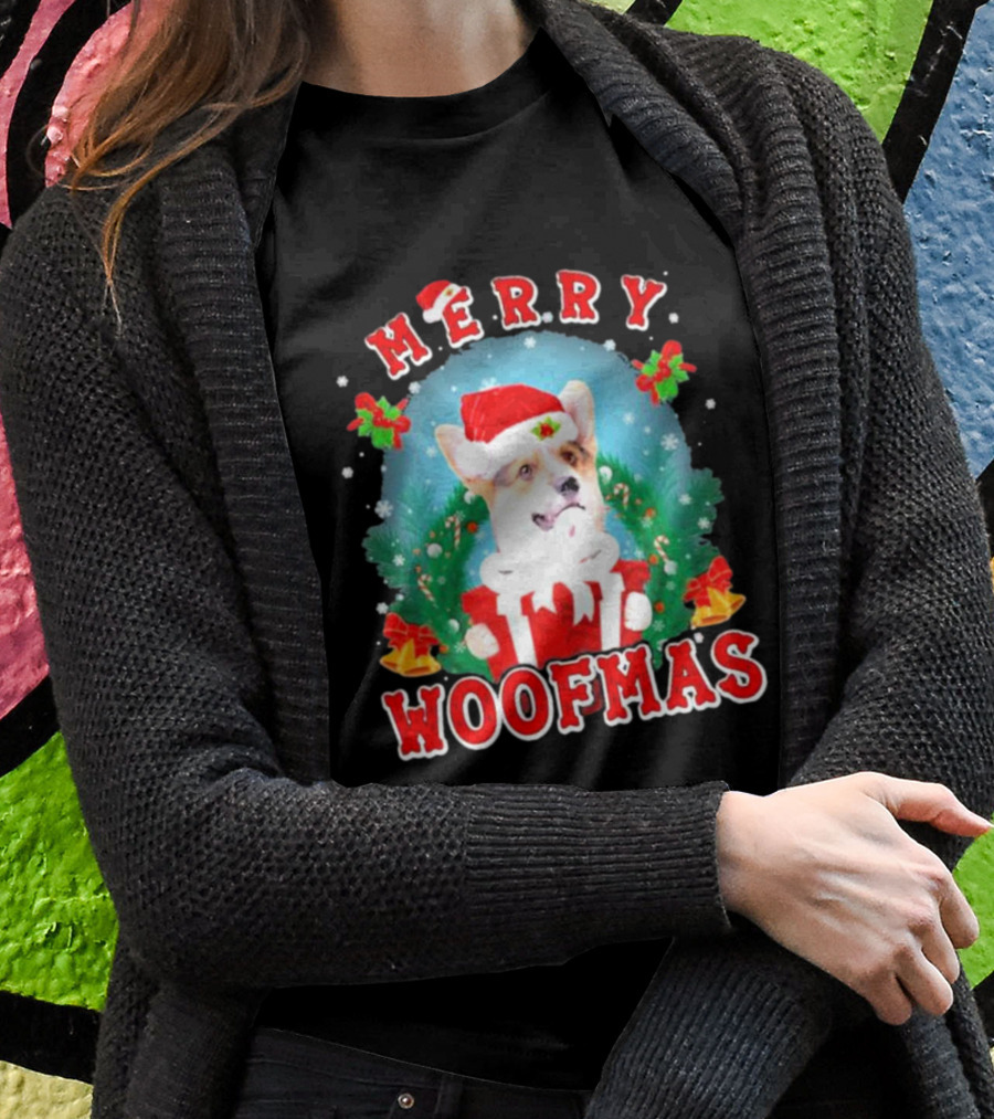 Merry Woofmas Welsh Corgi In Santa Hat With Presents And Christmas Decorations T-Shirt