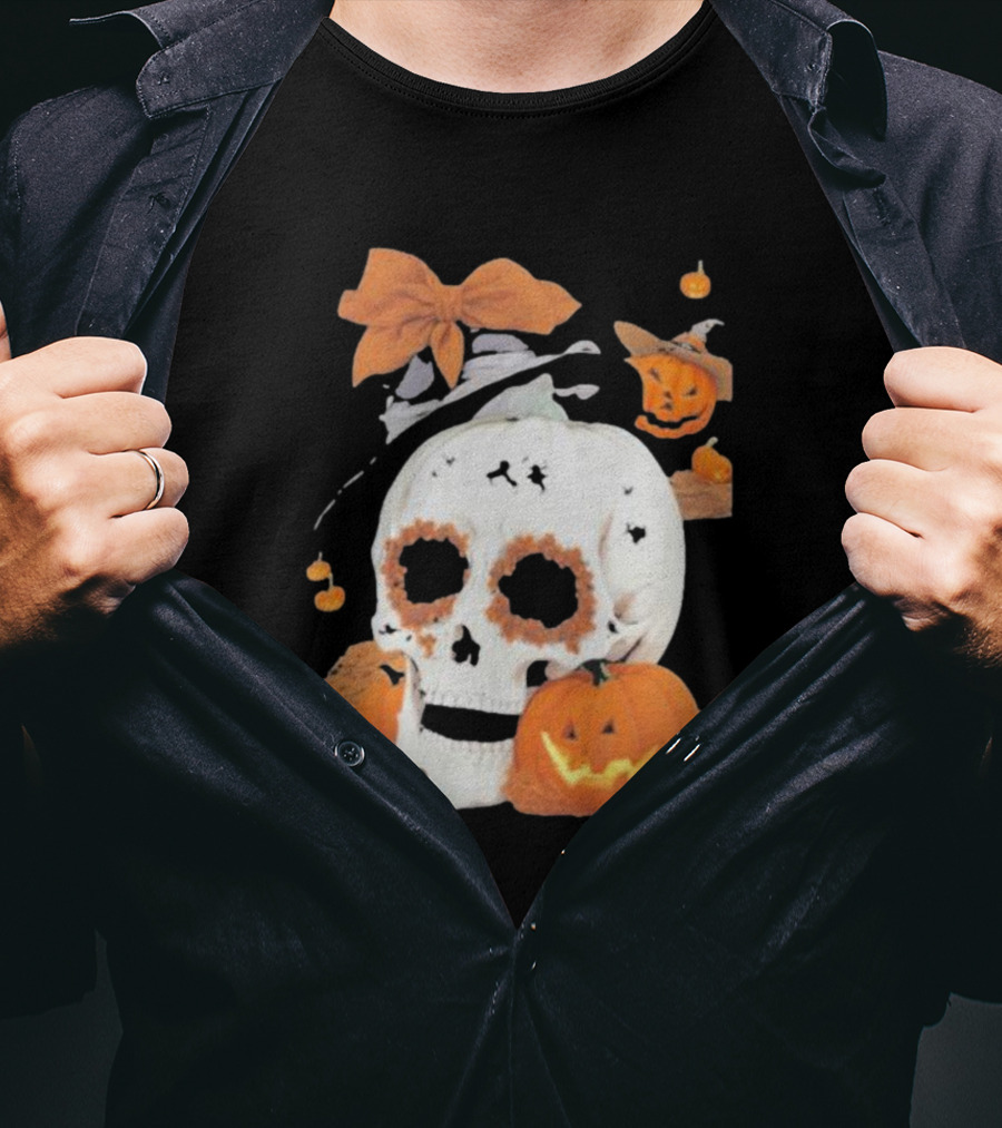 The Witch's Skull Pumpkin Halloween Hat And Laughing Jack-O'-Lanterns T-Shirt