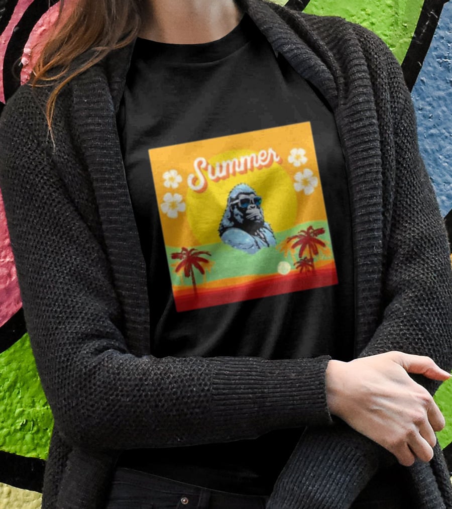 Summer Gorilla Beach Palm Trees Sun Vintage Retro T-Shirt