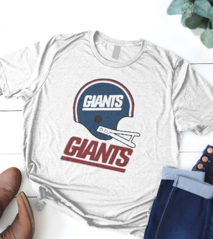 New York Giants Helmet With Giants Text T-Shirt