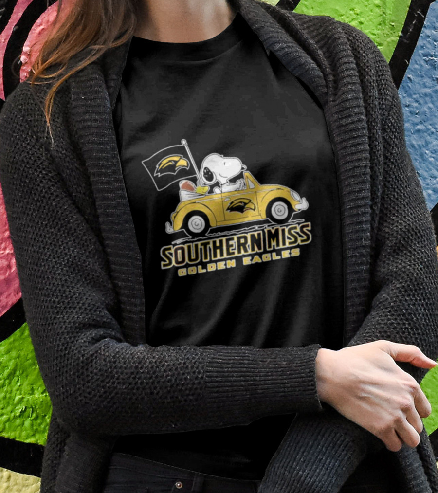 Southern Miss Golden Eagles Snoopy And Woodstock Driving Car T-Shirt