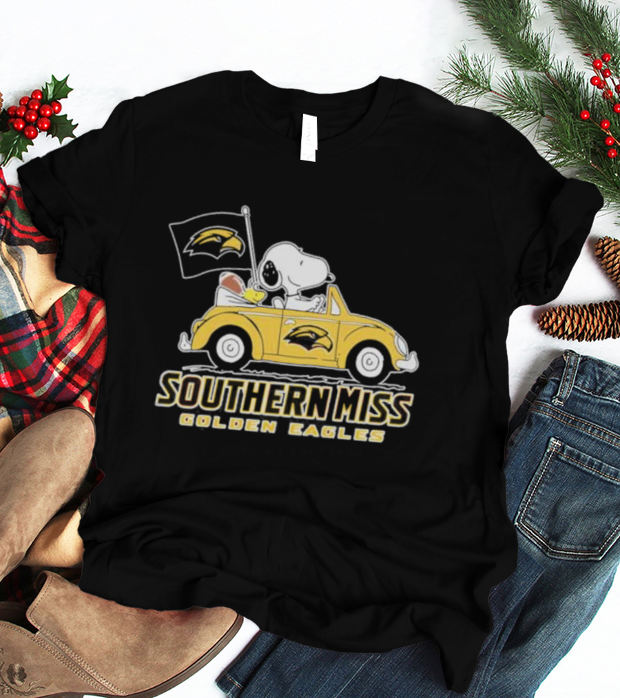Southern Miss Golden Eagles Snoopy And Woodstock Driving Car T-Shirt