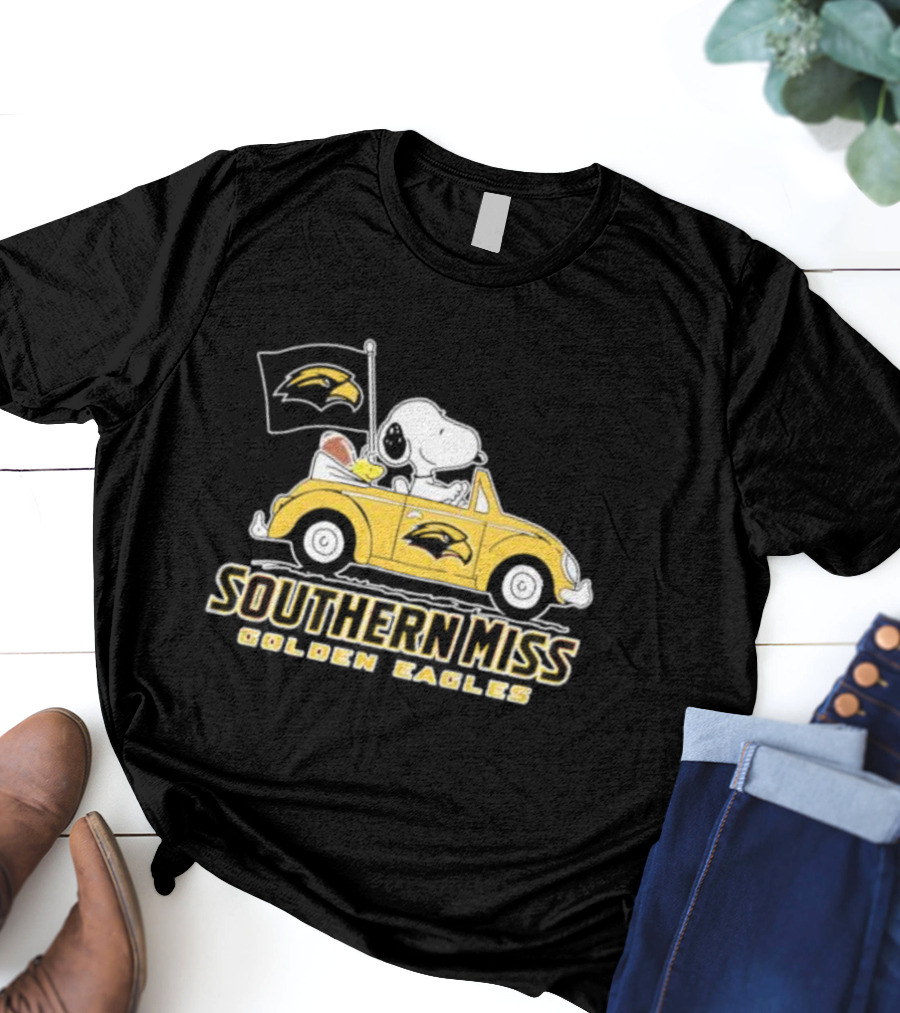 Southern Miss Golden Eagles Snoopy And Woodstock Driving Car T-Shirt