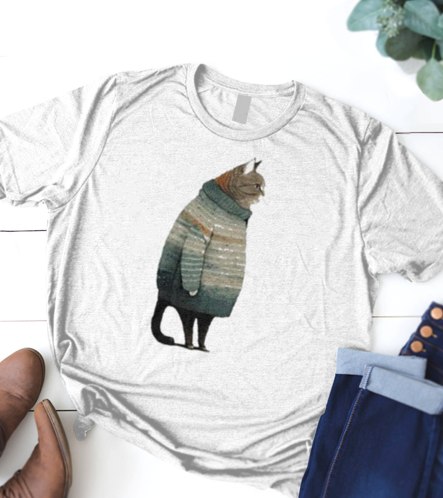 Women’s Winter Cat In Cozy Sweater Print T-Shirt