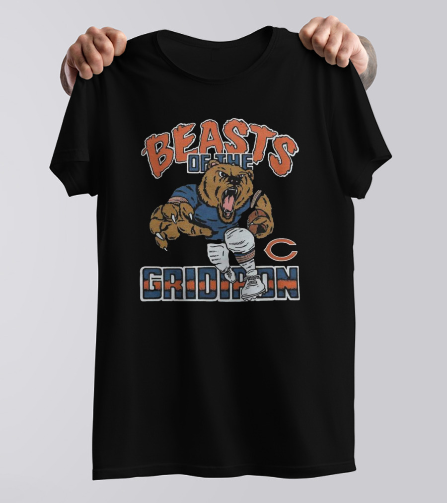 Chicago Bears Beasts Of The Gridiron Vintage Bear Mascot Football T-Shirt