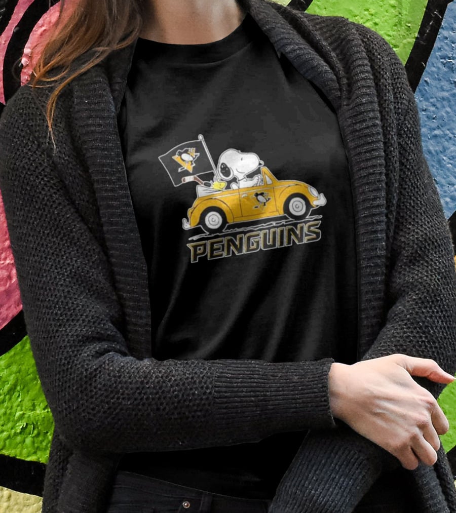 Peanuts Snoopy Woodstock Pittsburgh Penguins Driving Car Flag T-Shirt