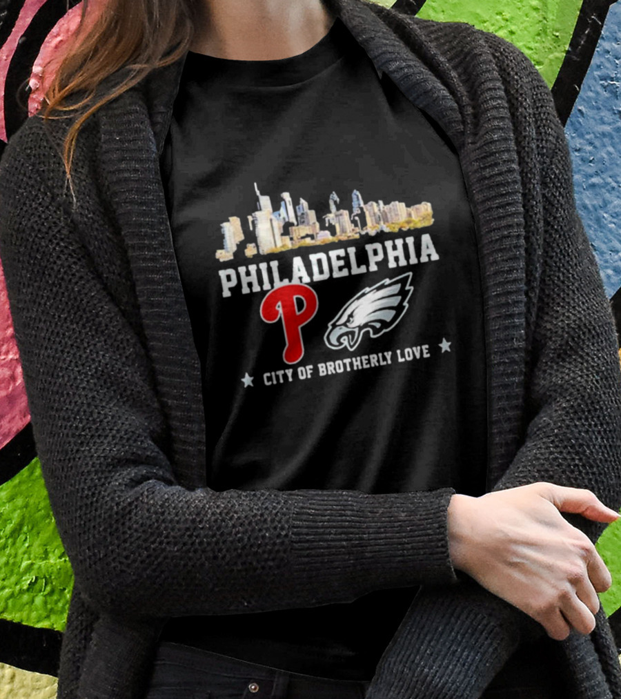 Philadelphia City Of Brotherly Love Skyline Philadelphia Eagles Phillies T-Shirt