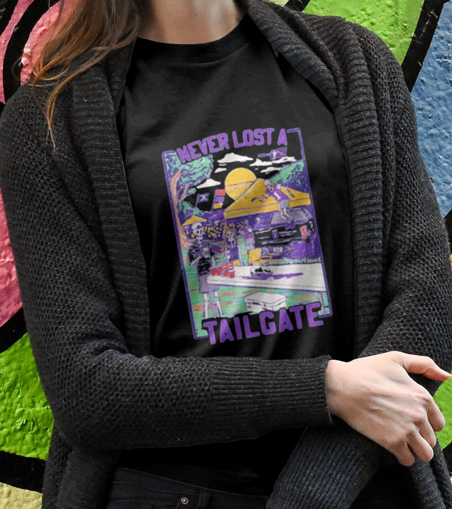 Never Lost A Tailgate Vintage Skeletons Under Yellow Tent With Sunset And Flags T-Shirt