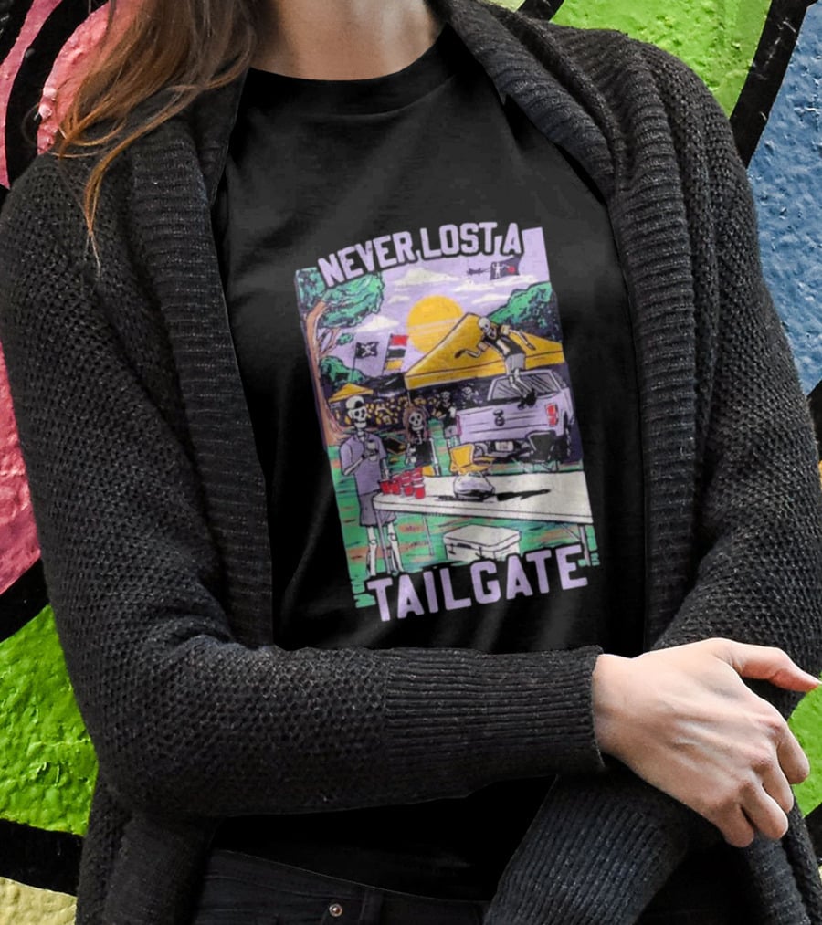 Never Lost A Tailgate Skeleton Party Scene T-Shirt