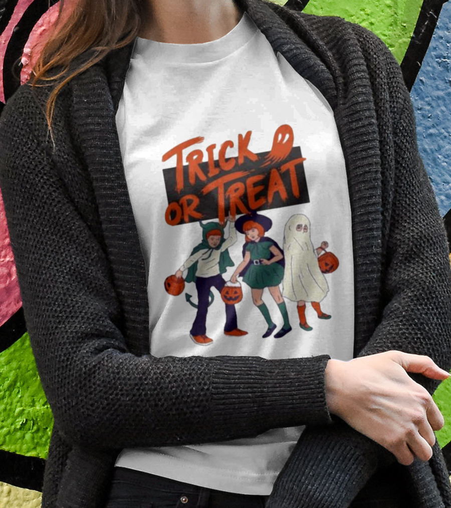 Trick Or Treat Friends In Halloween Festival With Pumpkins Ghost Costume T-Shirt