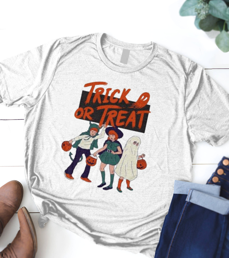 Trick Or Treat Friends In Halloween Festival With Pumpkins Ghost Costume T-Shirt