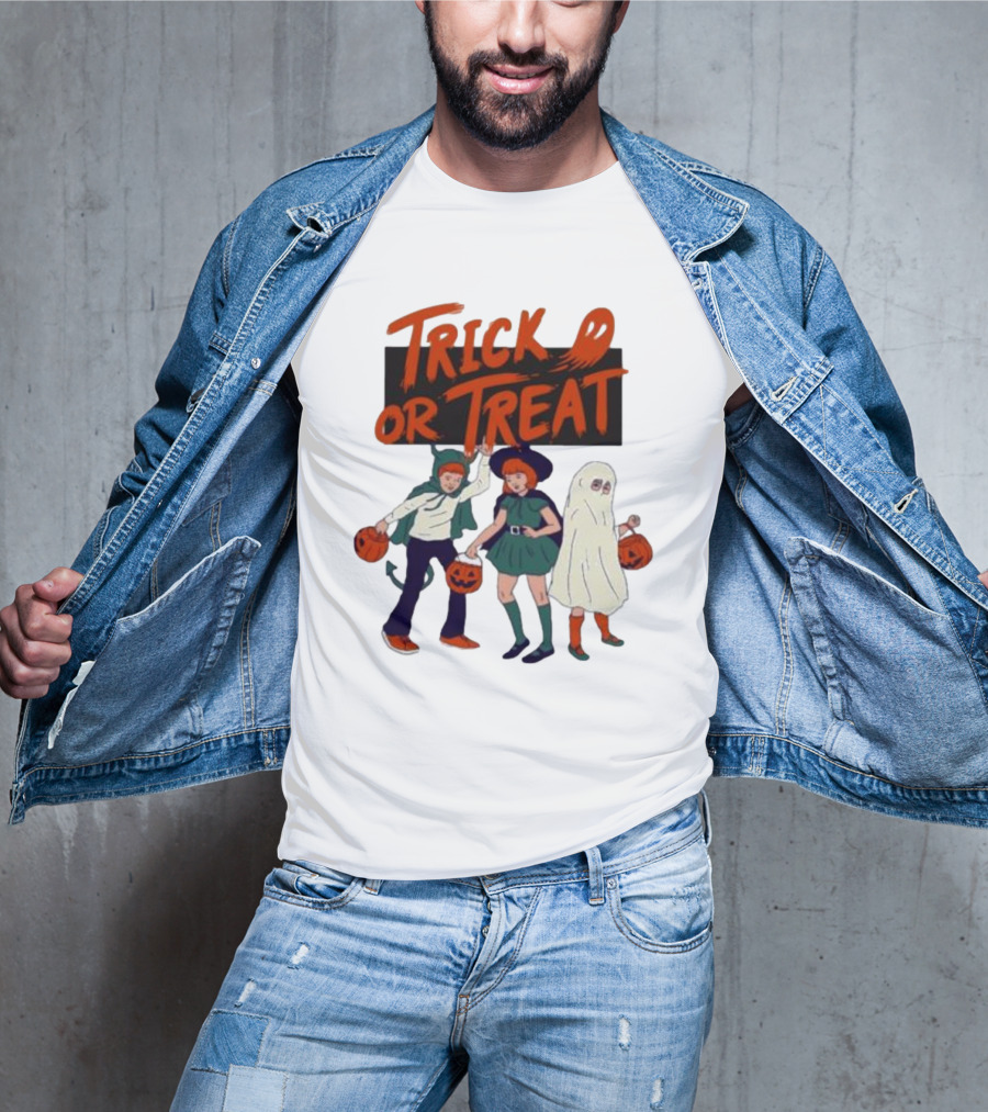 Trick Or Treat Friends In Halloween Festival With Pumpkins Ghost Costume T-Shirt