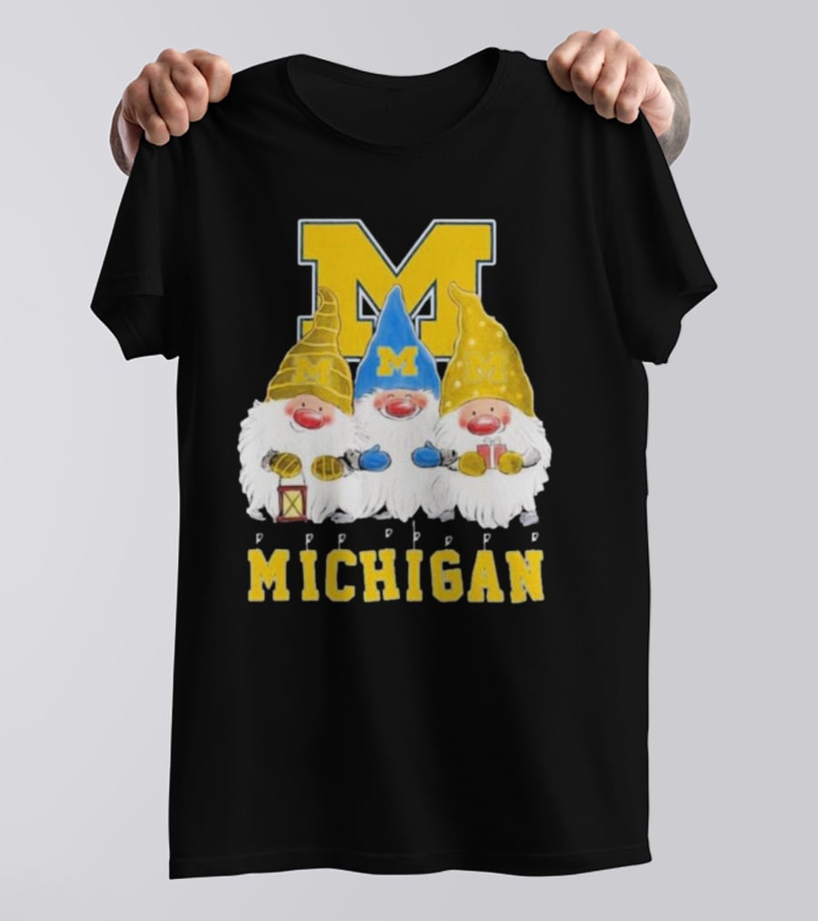 Michigan Wolverines Gnomes Merry Christmas T-Shirt