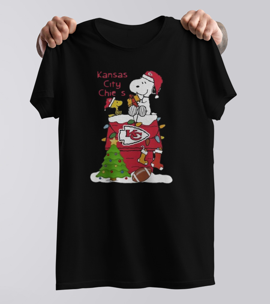 Kansas City Chiefs Christmas Snoopy And Woodstock Santa Scene T-Shirt