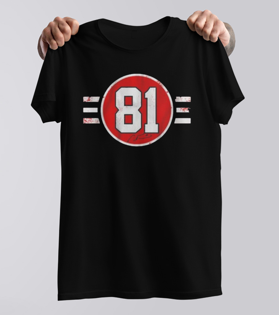 Chicago Blackhawks Marian Hossa 81 Red Circle Vintage Hockey T-Shirt