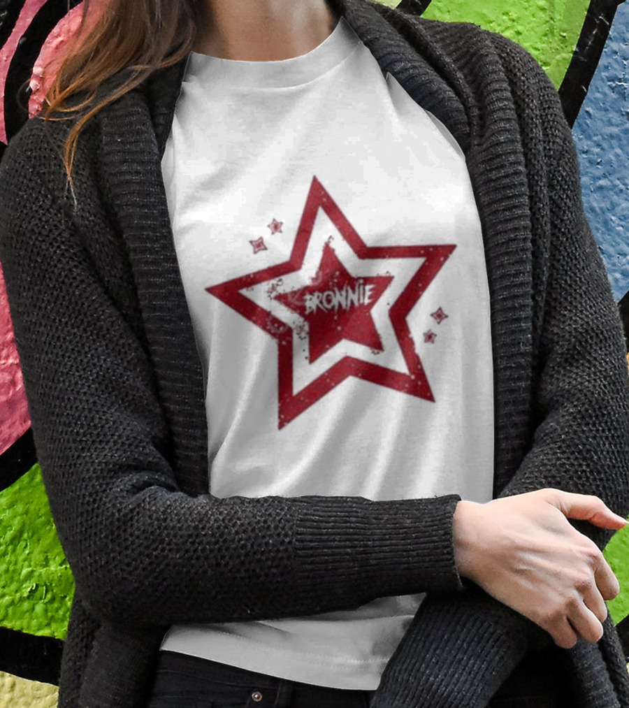 Bronnie Red Star Pattern Vintage T-Shirt