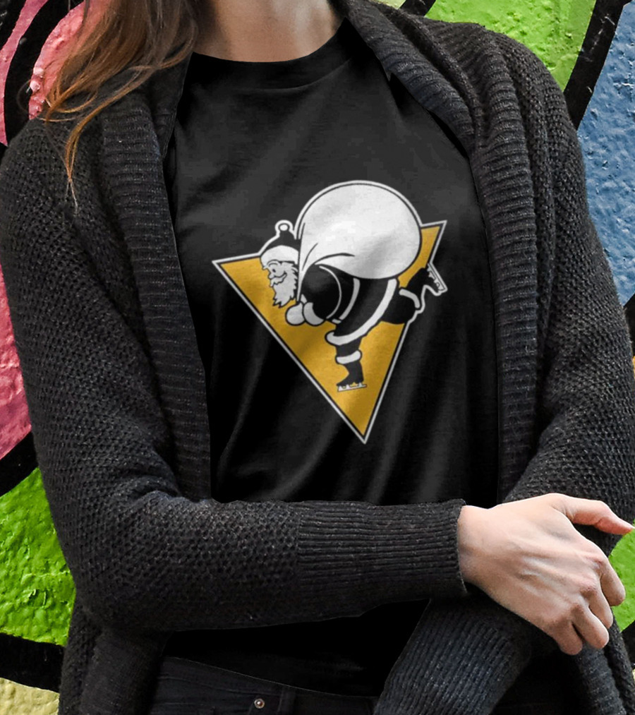 Pittsburgh Penguins Santa Skates Christmas Hockey T-Shirt