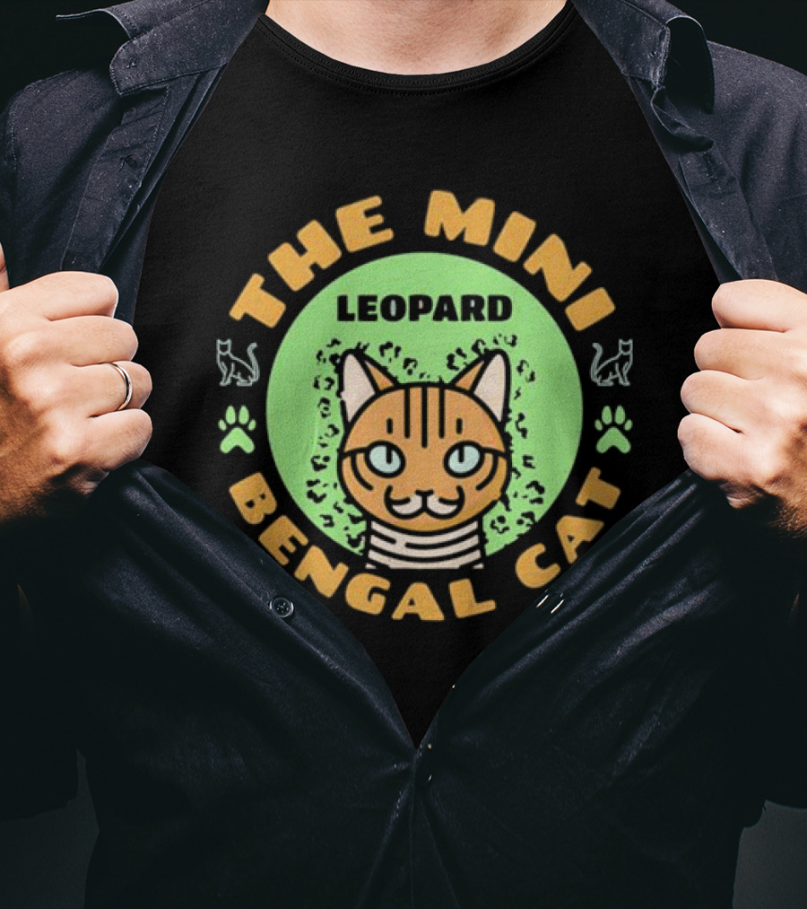THE MINI LEOPARD BENGAL CAT PAWS AND WHISKERS ICONS T-Shirt