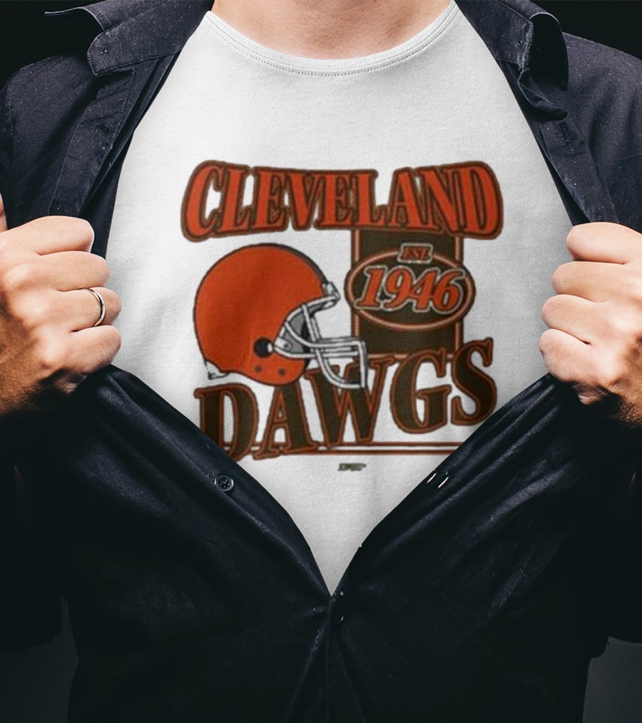 Cleveland Dawgs Est 1946 Football Helmet T-Shirt