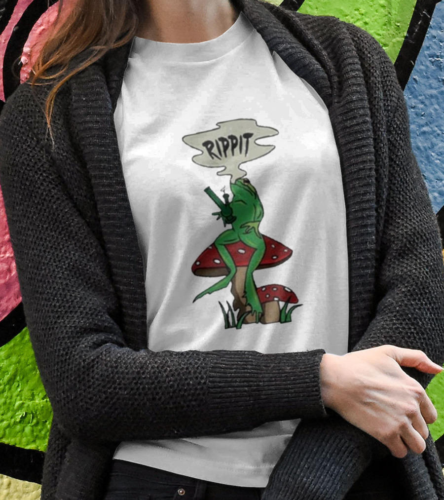 Fourtwenty Rippit Frog Smoking On Mushroom T-Shirt