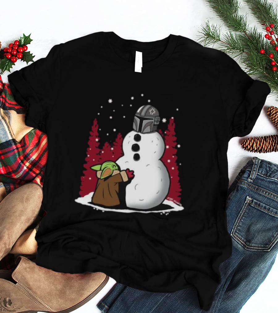 The Best Snowman In The Parsec Yoda Hugs Snowman Mandalorian Helmet Snow Star Wars T-Shirt