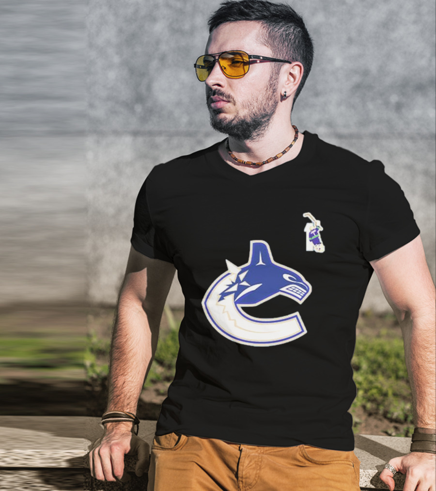 Luongo #1 Vancouver Canucks Orca Logo Ring Of Honour T-Shirt