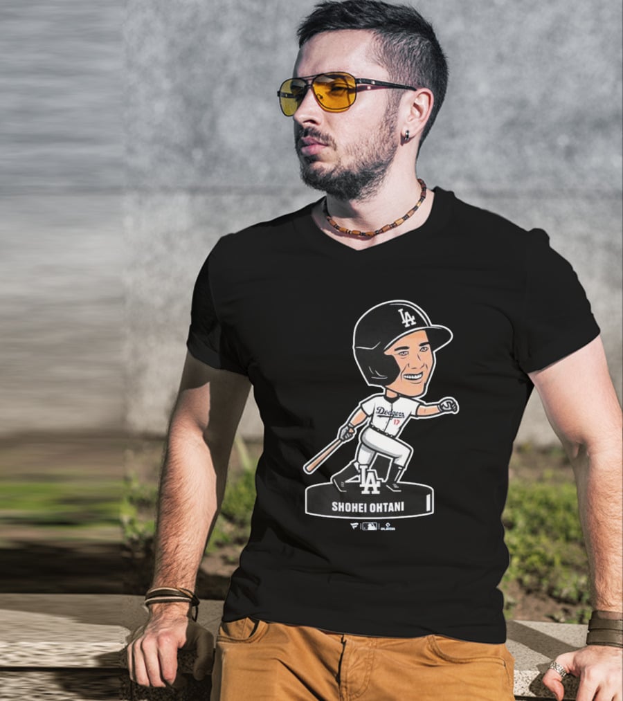 Shohei Ohtani Los Angeles Dodgers LA Bobblehead Dodgers 17 T-Shirt