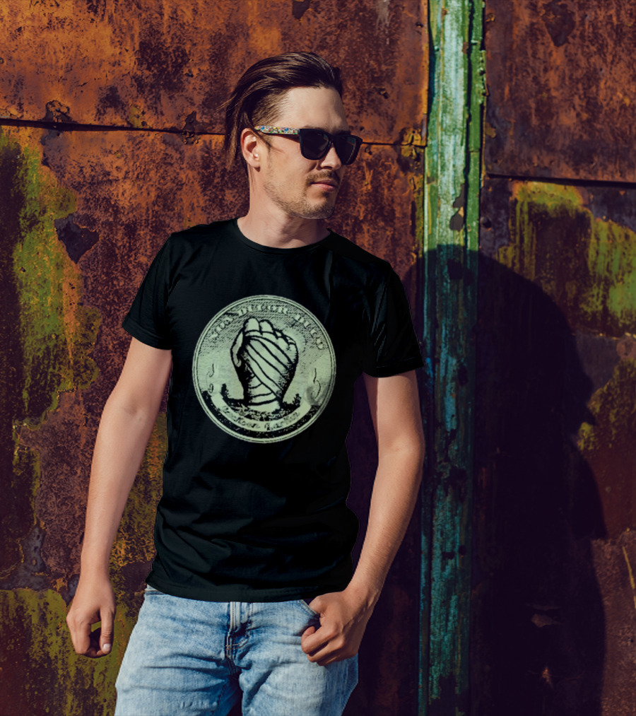 Stampede Larkin Og Fist Deus Ductu Flexibus T-Shirt