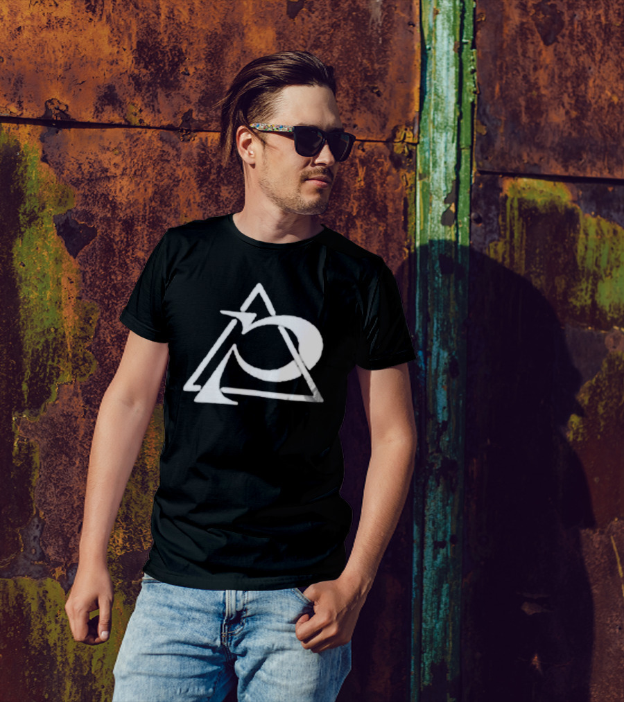 Zig Poppy Abstract Triangle T-Shirt