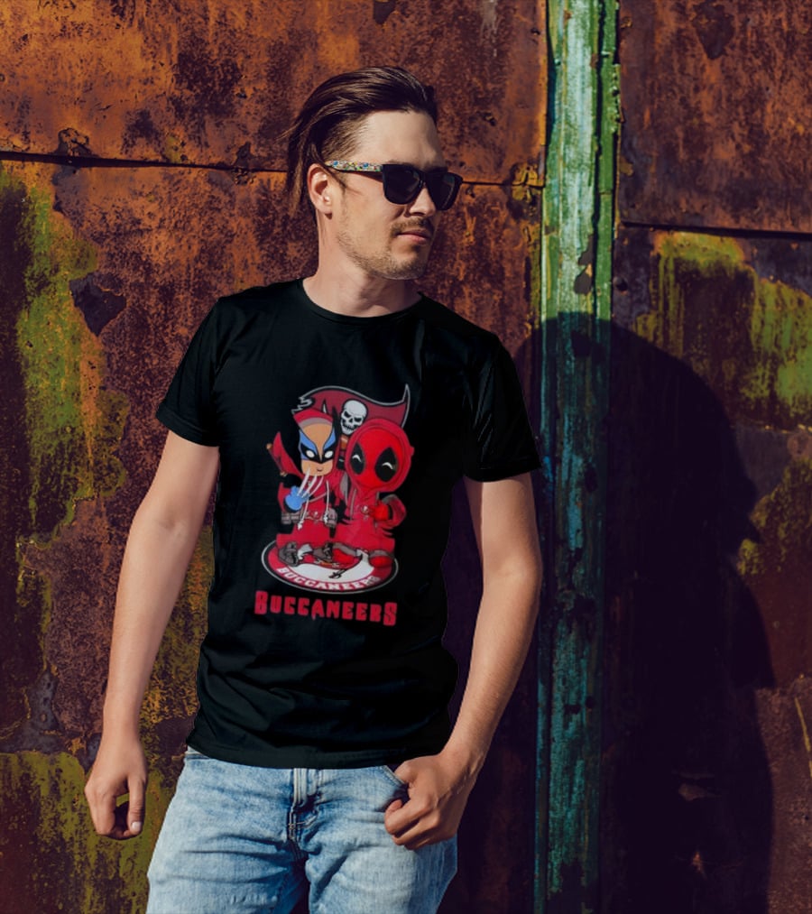 Tampa Bay Buccaneers Marvel Wolverine Deadpool Buccaneers T-Shirt