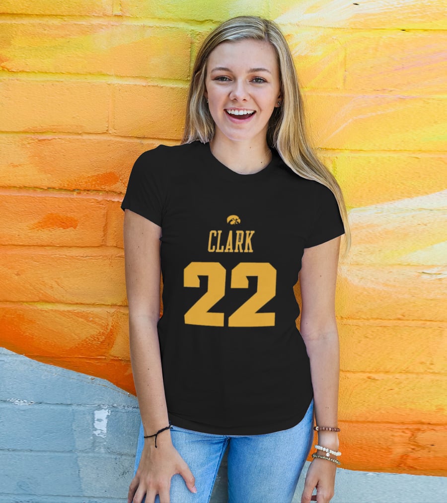 Caitlin Clark Iowa Hawkeyes 22 Record Breaking T-Shirt