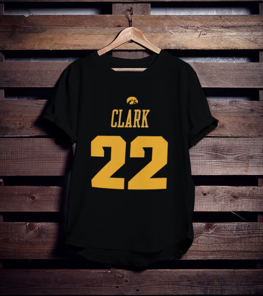 Caitlin Clark Iowa Hawkeyes 22 Record Breaking T-Shirt