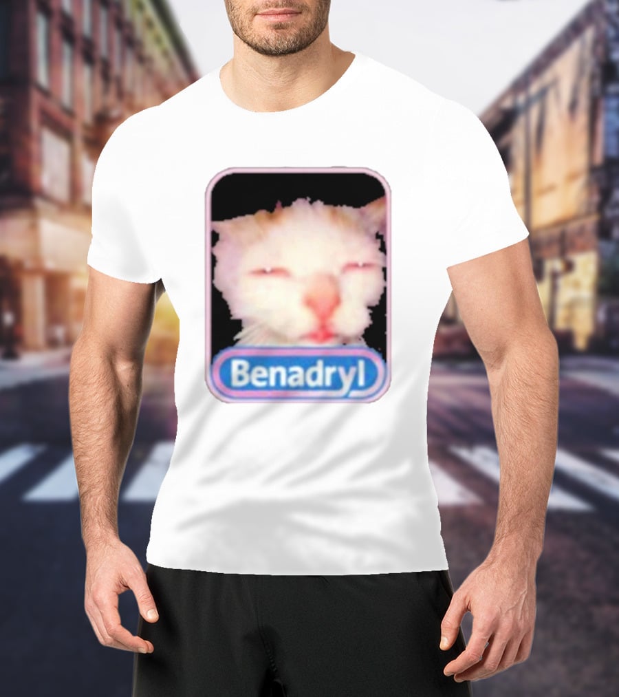 K45ink Benadryl Meme Cat Face Close-Up T-Shirt