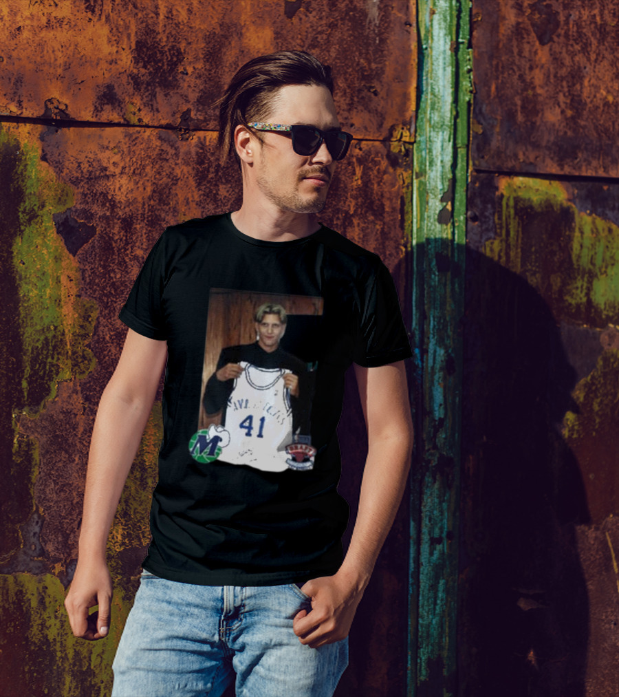 Luka Doncic Dirk Nowitzki Mavericks 41 NBA Draft Jersey Photo T-Shirt