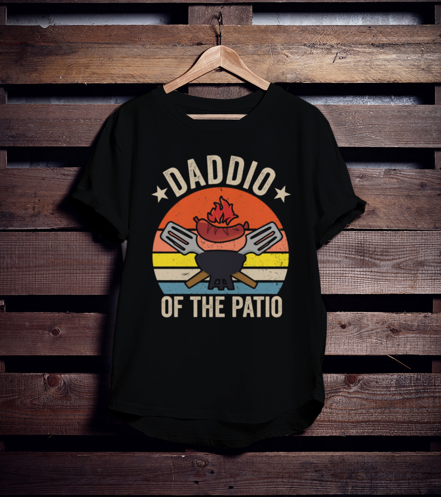 Daddio Of The Patio Vintage BBQ Grill And Sausages Retro T-Shirt