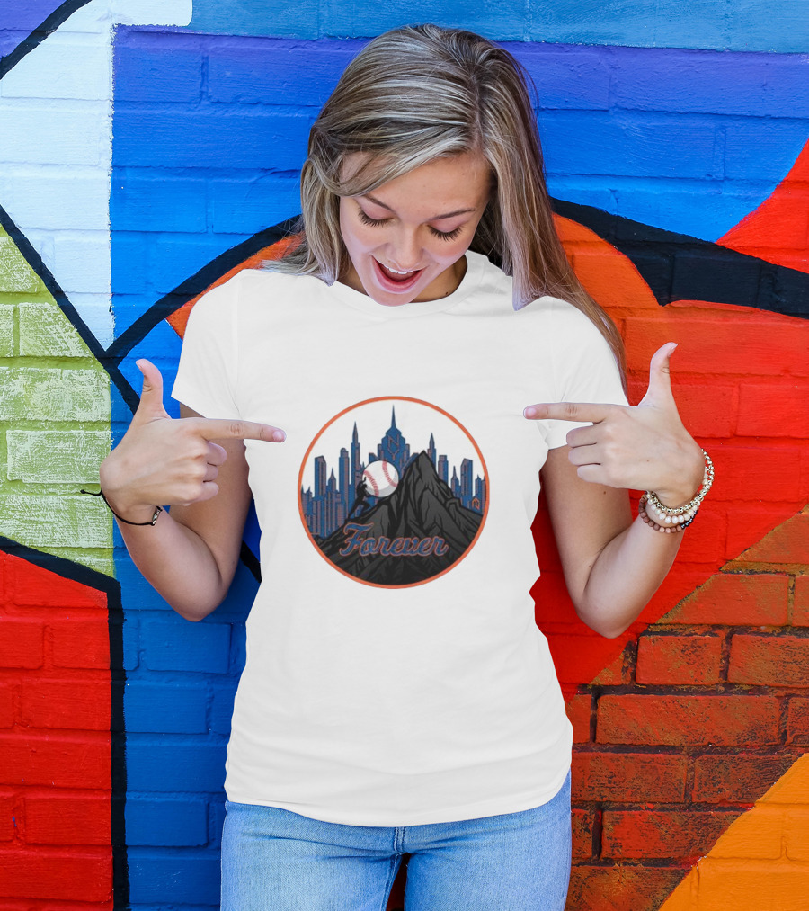 New York Met Fan Forever Skyline Baseball Statue T-Shirt