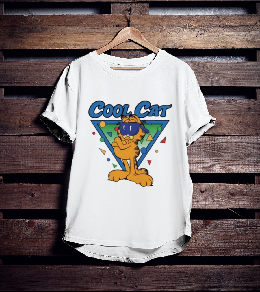 Quinton Reviews Wearing Garfield Cool Cat Retro T-Shirt