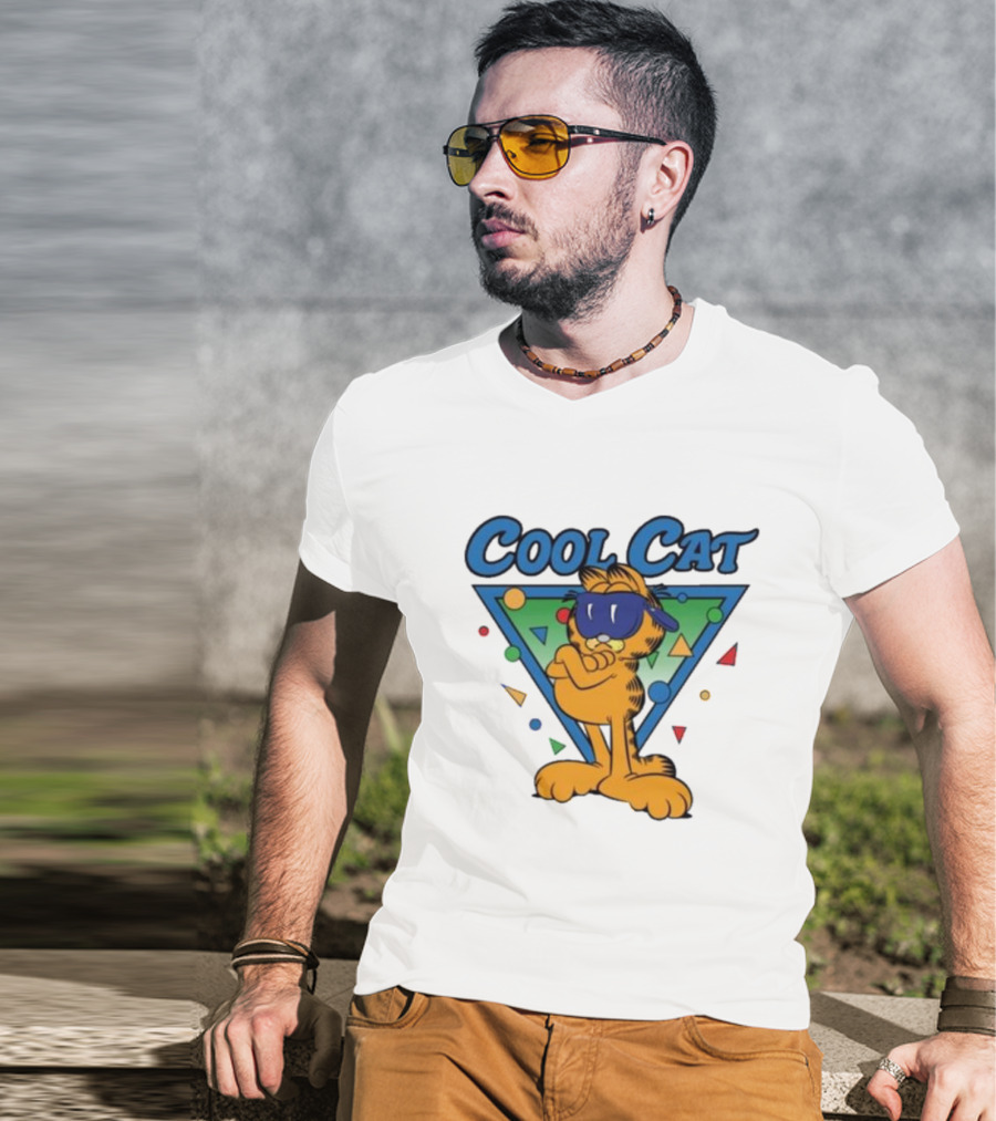 Quinton Reviews Wearing Garfield Cool Cat Retro T-Shirt