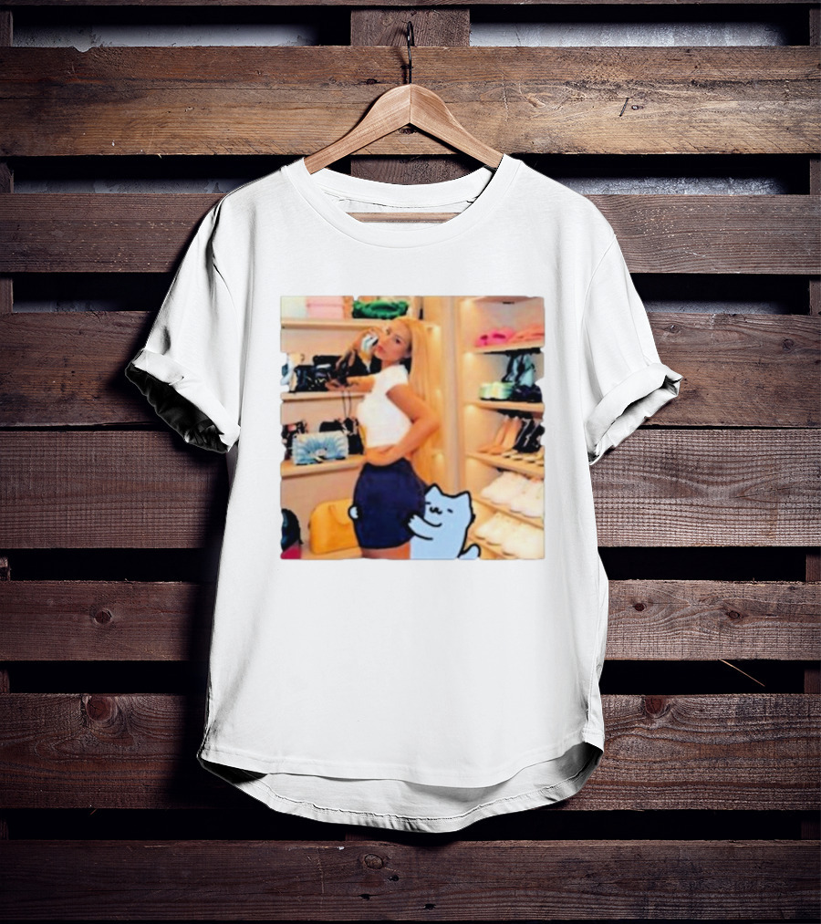 Iggy Azalea Culture Closet Fashion With Cute Cat T-Shirt