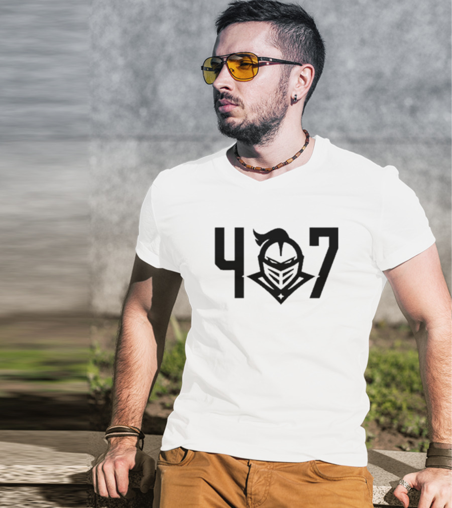 UCF Knights 407 Icon With Medieval Helmet Emblem T-Shirt