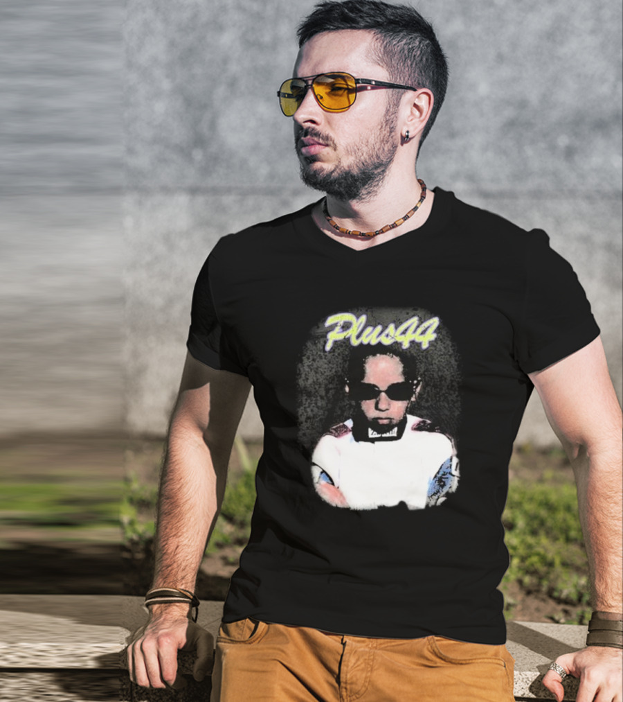 Lewis Hamilton Plus 44 Vintage Style Portrait T-Shirt