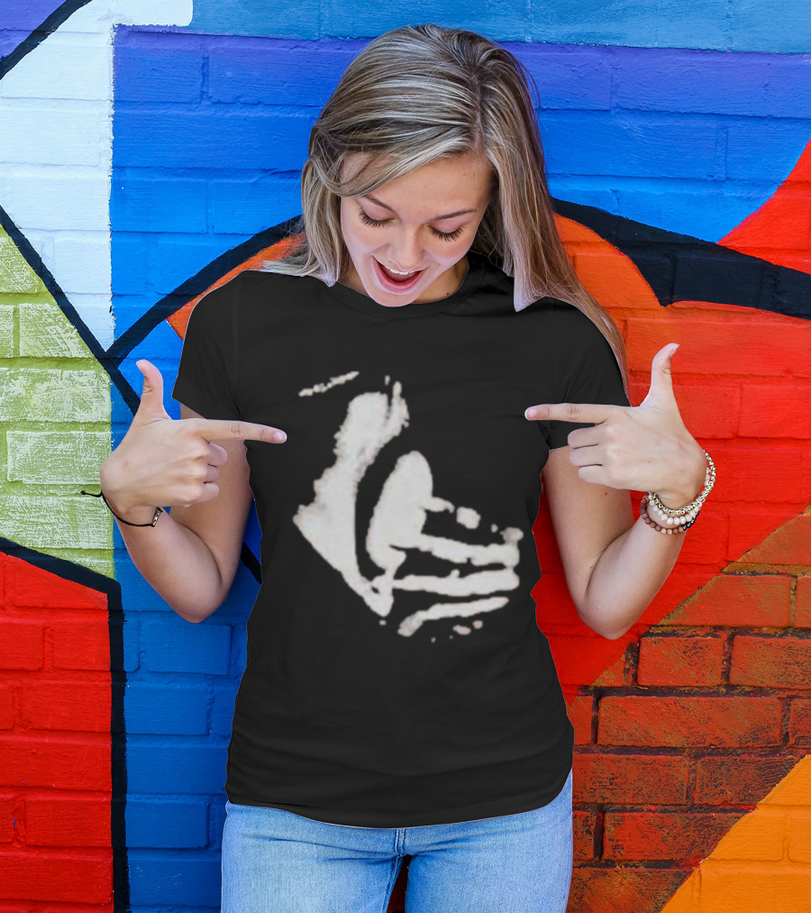 Portal Camila Brasil I Luv It Photo Optical Illusion Black And White Hand Face T-Shirt