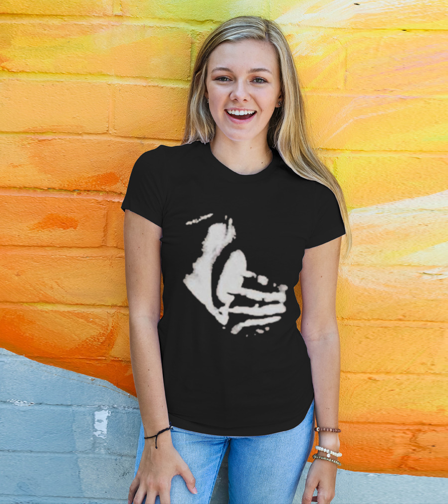 Portal Camila Brasil I Luv It Photo Optical Illusion Black And White Hand Face T-Shirt