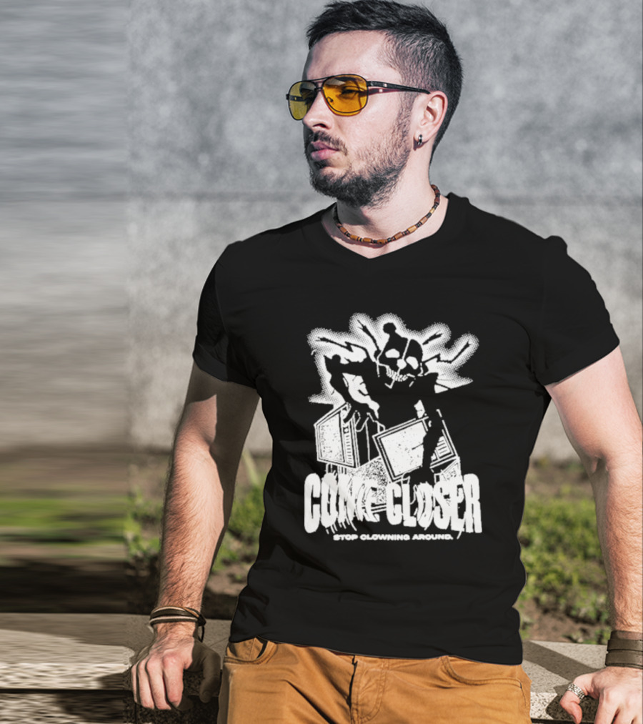 COME CLOSER STOP CLOWNING AROUND Jack-in-the-Box Skeleton With Lightning Effects T-Shirt