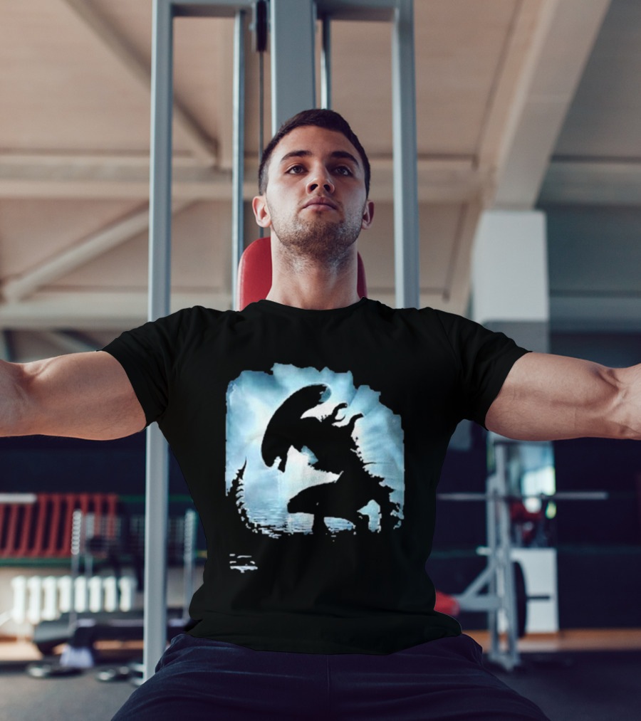 Alien Romulus Silhouette Against Oceanic Horizon 89 Rotten Tomatoes Debut T-Shirt