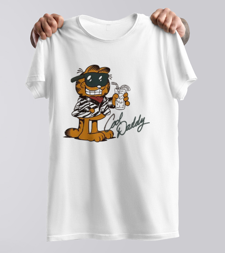 Garfield Cool Daddy Sunglasses Drink T-Shirt